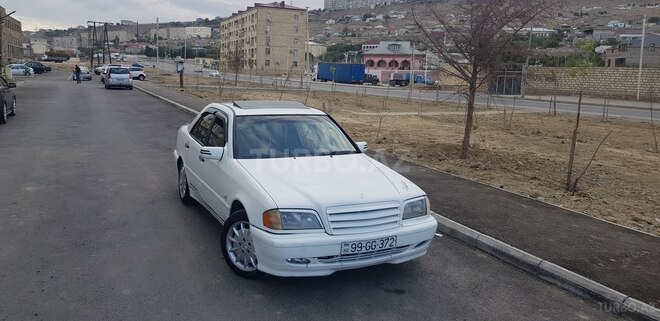 Mercedes C 220 1999, 114,000 km - 2.2 l - Bakı