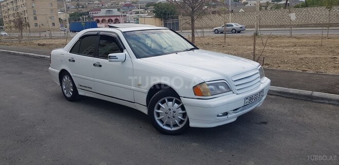 Mercedes C 220 1999, 114,000 km - 2.2 l - Bakı
