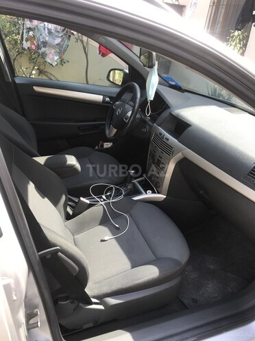 Opel Astra 2007, 230,000 km - 1.7 л - Bakı
