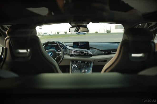 BMW i8 2015, 70,000 km - 1.5 л - Bakı