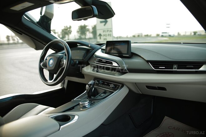 BMW i8 2015, 70,000 km - 1.5 л - Bakı