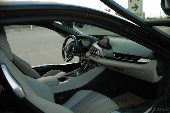 BMW i8 2015, 70,000 km - 1.5 л - Bakı