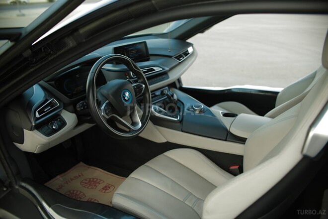 BMW i8 2015, 70,000 km - 1.5 л - Bakı
