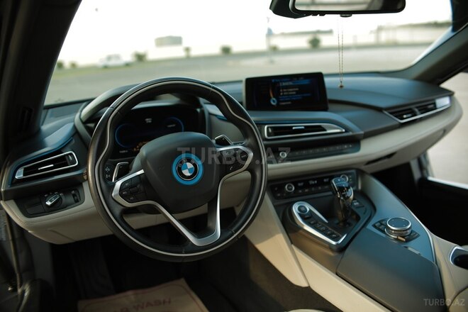 BMW i8 2015, 70,000 km - 1.5 л - Bakı