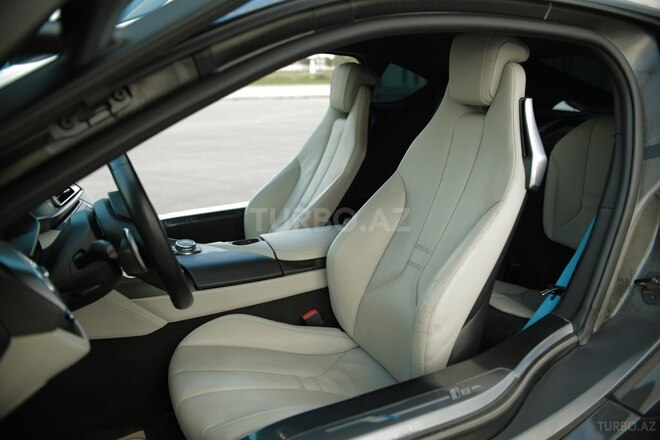BMW i8 2015, 70,000 km - 1.5 л - Bakı