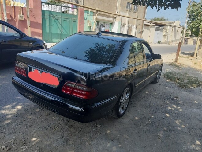 Mercedes E 220 2000, 297,000 km - 2.2 l - Bakı