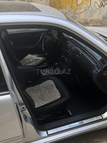 Mercedes E 240 2001, 307,828 km - 2.4 l - Bakı