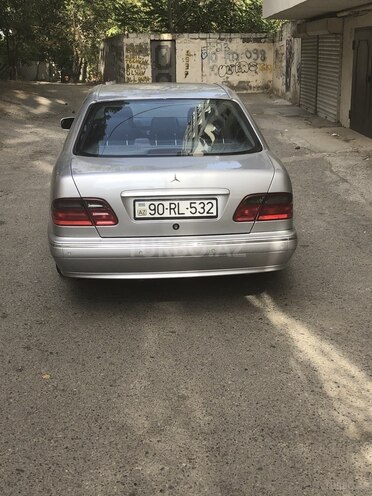 Mercedes E 240 2001, 307,828 km - 2.4 l - Bakı