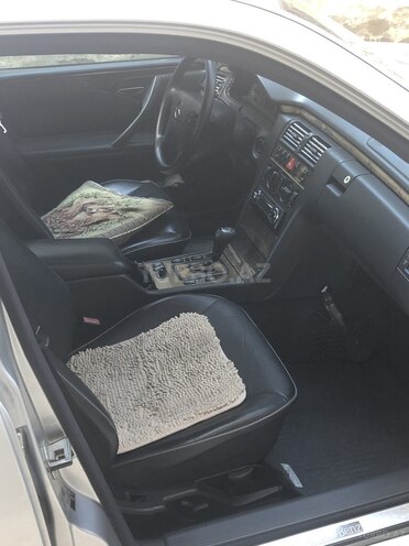 Mercedes E 240 2001, 307,828 km - 2.4 l - Bakı