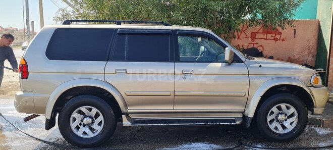Mitsubishi Montero 2000, 241,856 km - 3.0 l - Bakı