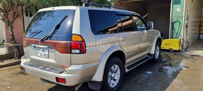 Mitsubishi Montero 2000, 241,856 km - 3.0 l - Bakı