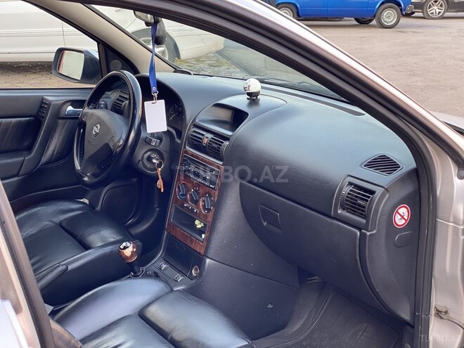 Opel Astra 2000, 306,000 km - 1.6 l - Yevlax