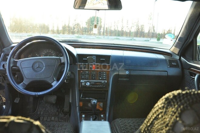 Mercedes C 220 1995, 341,000 km - 2.2 l - Bakı
