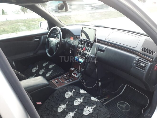 Mercedes E 200 2001, 250,000 km - 2.0 л - Şəmkir