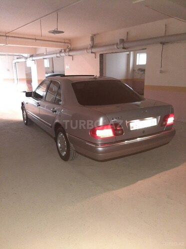 Mercedes E 240 1998, 261,000 km - 2.4 л - Bakı