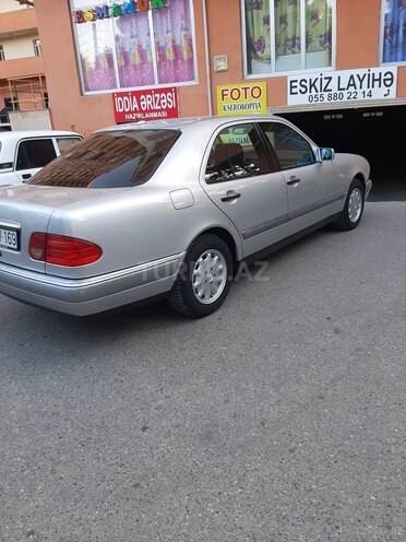 Mercedes E 240 1998, 261,000 km - 2.4 л - Bakı