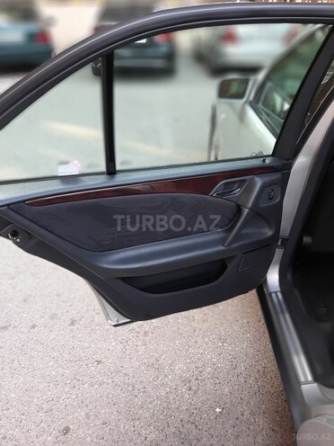 Mercedes E 240 1998, 261,000 km - 2.4 л - Bakı