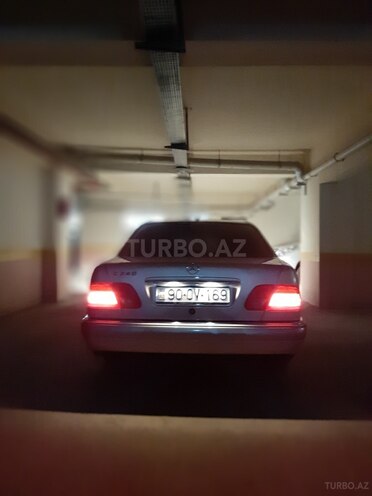 Mercedes E 240 1998, 261,000 km - 2.4 л - Bakı