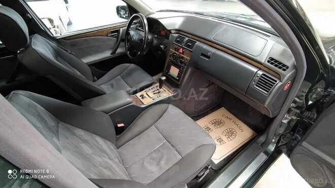 Mercedes E 280 2000, 257,100 km - 2.8 l - Gəncə