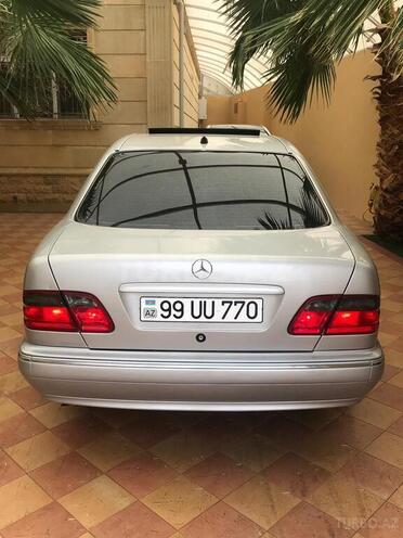 Mercedes E 240 2000, 262,000 km - 2.6 l - Bakı