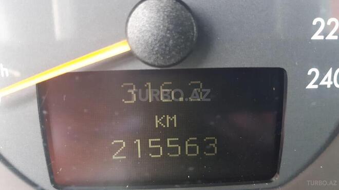 Mercedes E 240 1999, 215,000 km - 2.4 l - Bakı