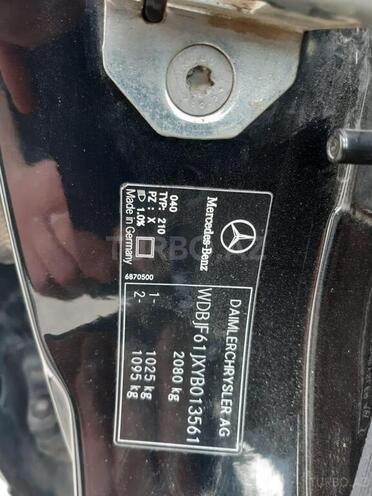 Mercedes E 240 1999, 215,000 km - 2.4 l - Bakı