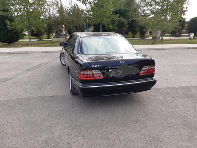 Mercedes E 240 1999, 215,000 km - 2.4 l - Bakı