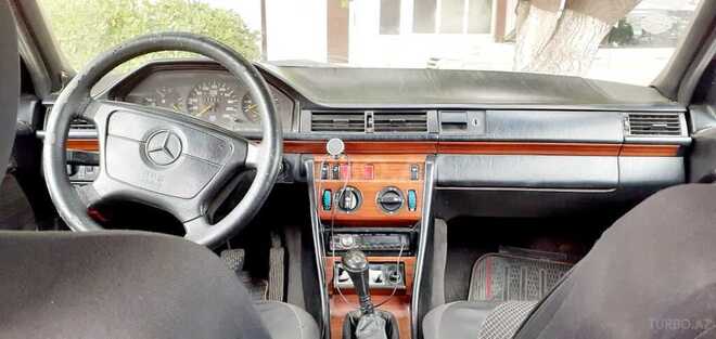 Mercedes E 250 1993, 450,000 km - 2.5 l - Bakı