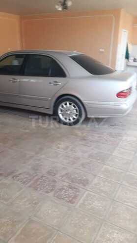 Mercedes E 280 2001, 212,000 km - 2.8 л - Şəmkir