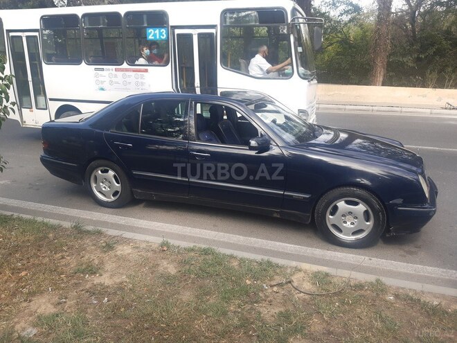 Mercedes E 220 2000, 480,175 km - 2.2 л - Bakı