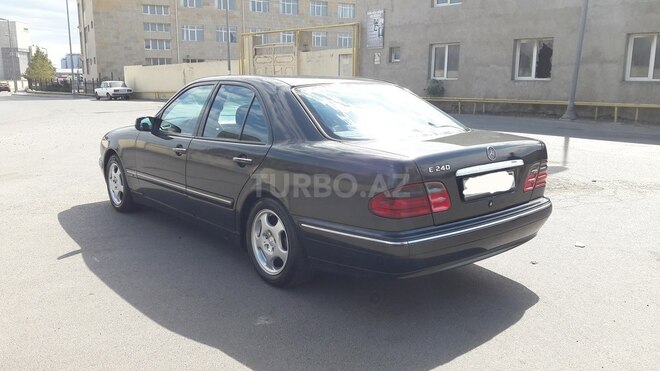 Mercedes E 240 2000, 259,700 km - 2.6 l - Bakı