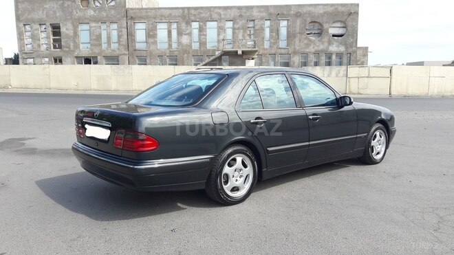 Mercedes E 240 2000, 259,700 km - 2.6 l - Bakı