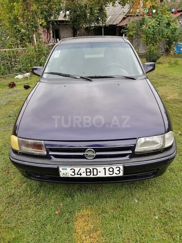 Opel Astra 1994, 410,000 km - 1.6 l - Qax