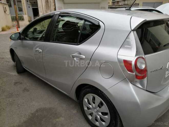Toyota Prius C 2013, 85,000 km - 1.5 l - Bakı