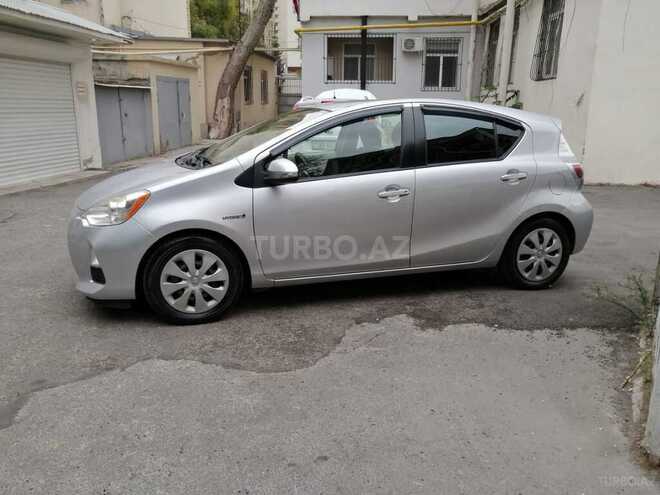 Toyota Prius C 2013, 85,000 km - 1.5 l - Bakı
