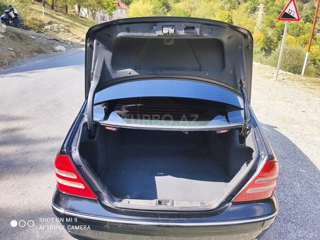 Mercedes C 240 2000, 372,472 km - 2.6 l - Quba