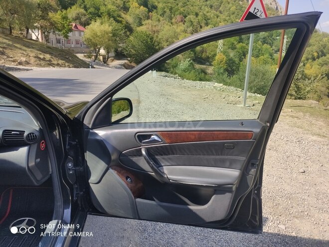 Mercedes C 240 2000, 372,472 km - 2.6 l - Quba