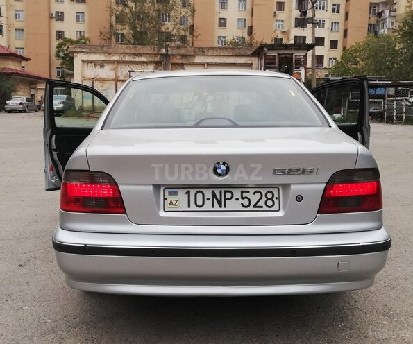 BMW 528 2000, 275,497 km - 2.8 l - Bakı