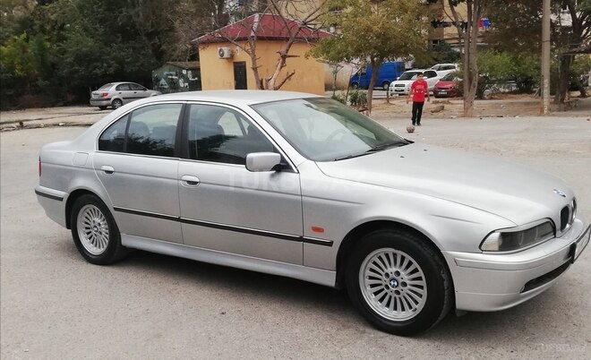 BMW 528 2000, 275,497 km - 2.8 l - Bakı