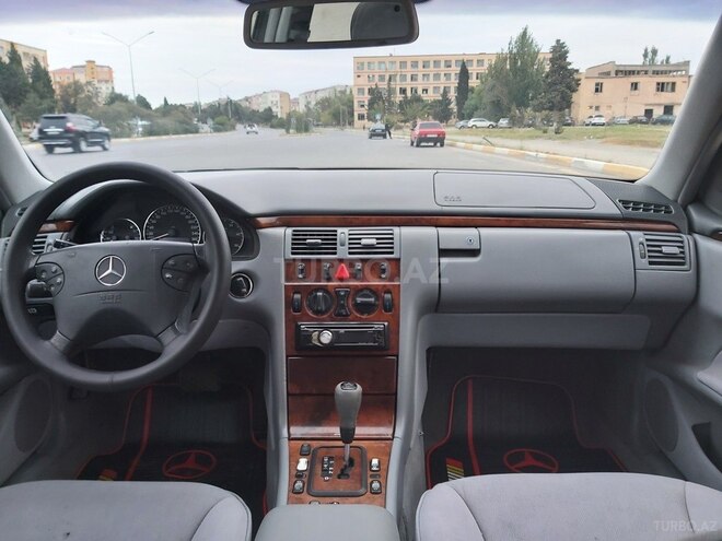 Mercedes E 270 1999, 290,500 km - 2.7 л - Sumqayıt