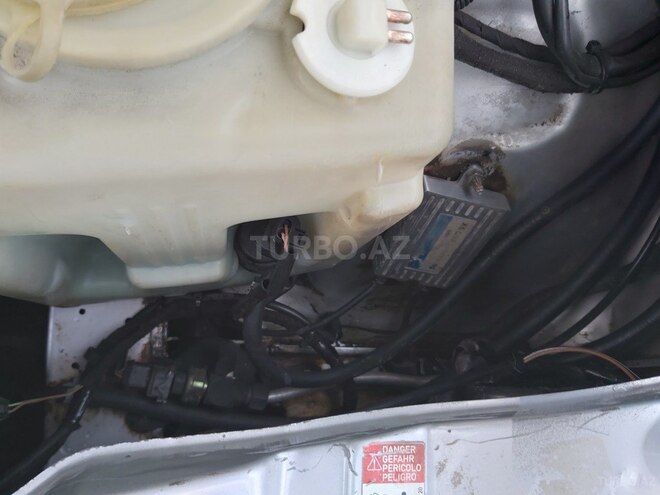 Mercedes E 270 1999, 290,500 km - 2.7 л - Sumqayıt