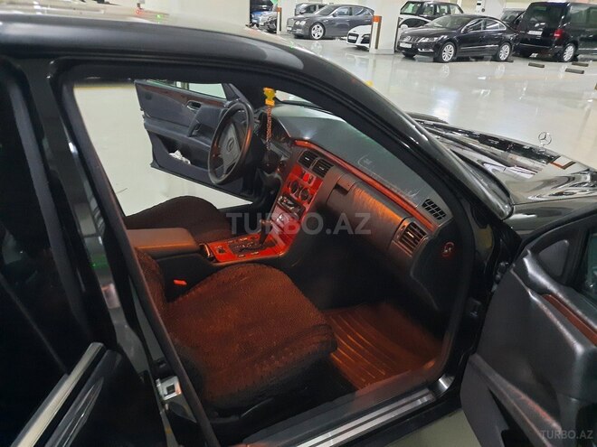 Mercedes E 240 1998, 316,000 km - 2.4 l - Bakı