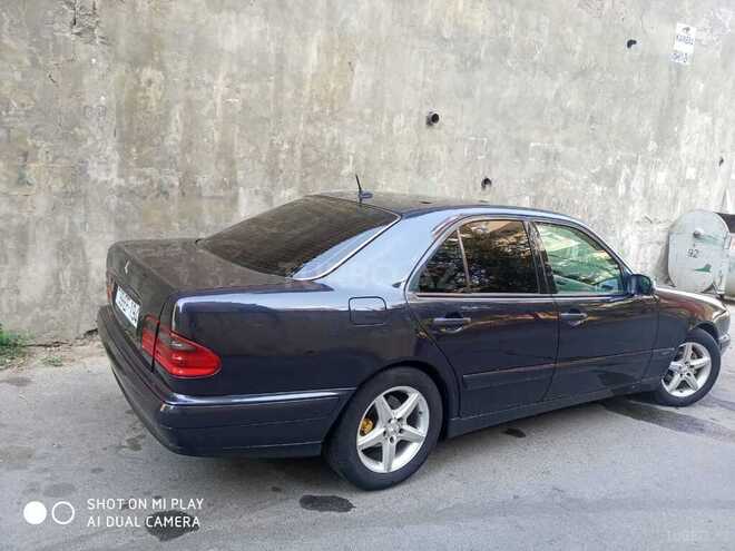 Mercedes E 220 2000, 530,000 km - 2.2 л - Bakı