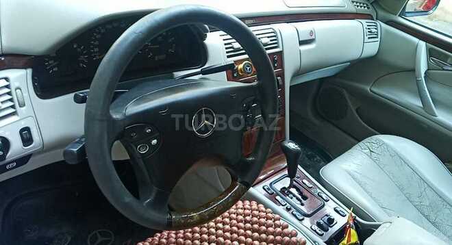 Mercedes E 220 2000, 530,000 km - 2.2 л - Bakı