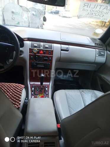 Mercedes E 220 2000, 530,000 km - 2.2 л - Bakı