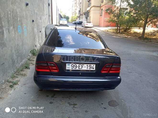 Mercedes E 220 2000, 530,000 km - 2.2 л - Bakı