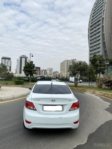 Hyundai Accent 2014, 132,000 km - 1.6 л - Bakı