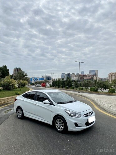Hyundai Accent 2014, 132,000 km - 1.6 л - Bakı