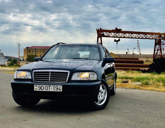 Mercedes C 220 2000, 234,978 km - 2.2 l - Bakı