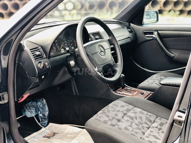 Mercedes C 220 2000, 234,978 km - 2.2 l - Bakı